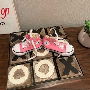 New converse high top pink girls shoes size 5